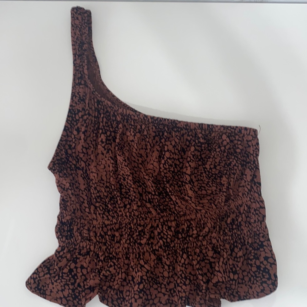 urban outfitters one shoulder top